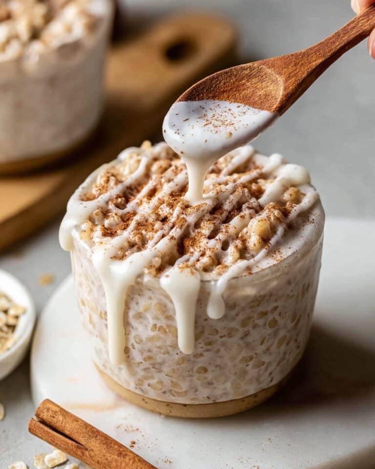 Cinnamon Roll Overnight Oats Recipe